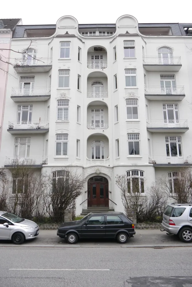 7 Zimmer Wohnung mit 215 m² in Hamburg – Bild 1