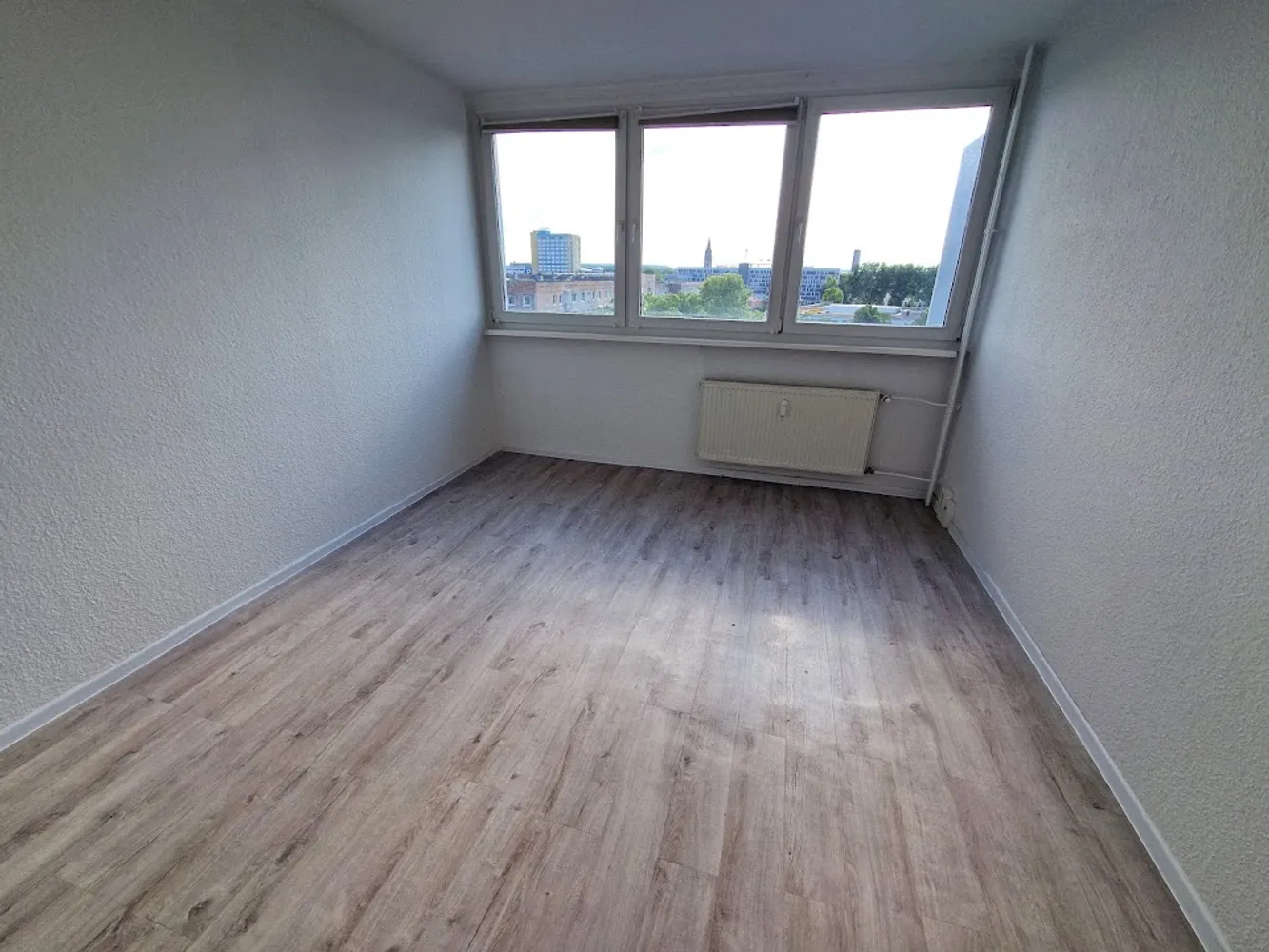1 Zimmer Wohnung mit 24 m² in Neubrandenburg – Bild 1