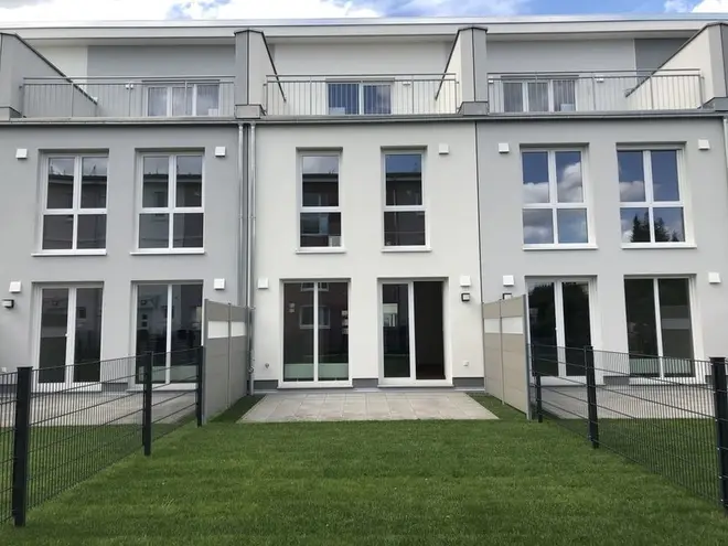4 Zimmer Haus mit 143 m² in Berlin – Bild 3