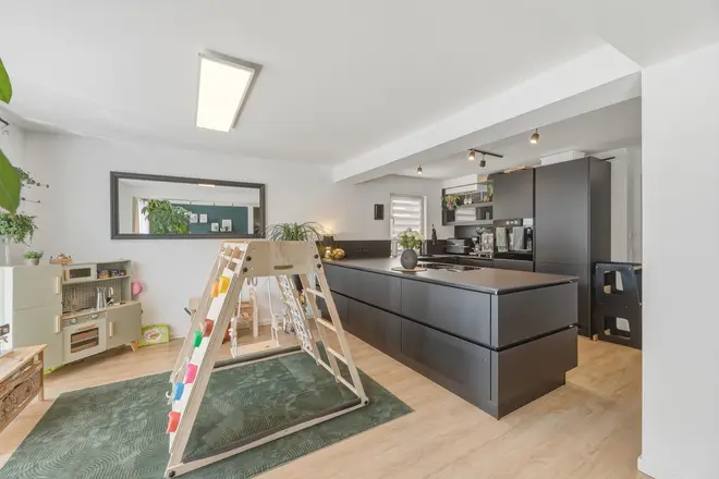 6 Zimmer Haus mit 206 m² in Stuttgart – Bild 9