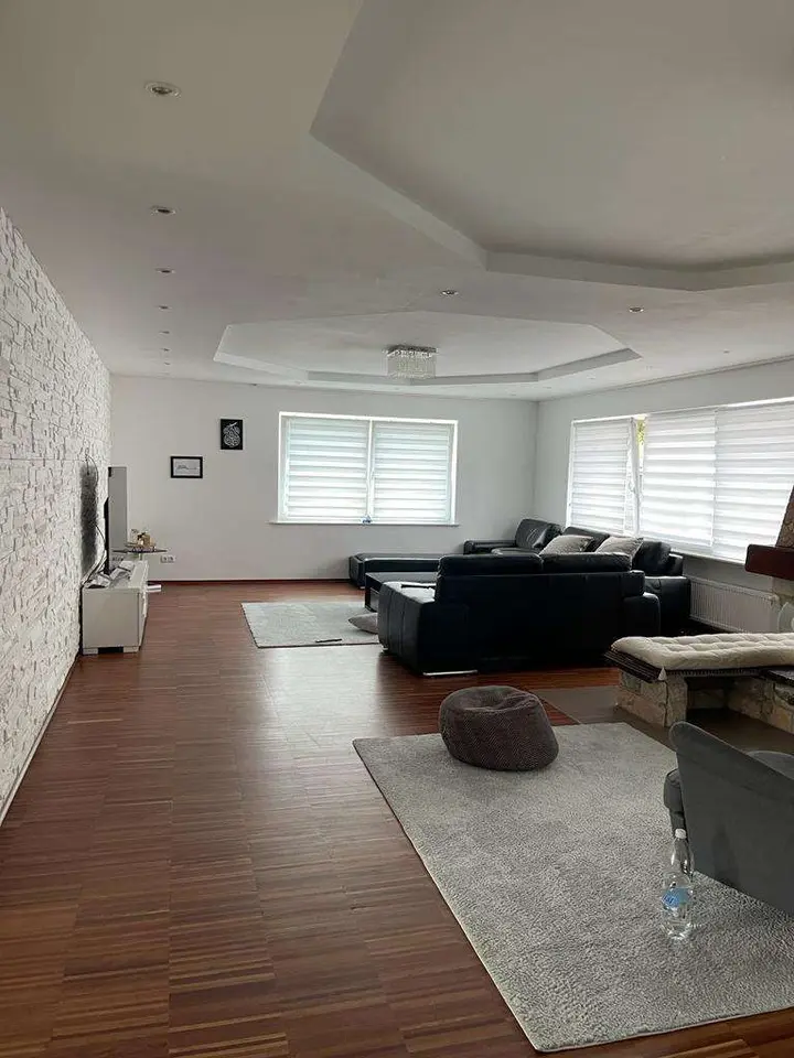 4 Zimmer Haus mit 170 m² in Frankfurt am Main – Bild 2