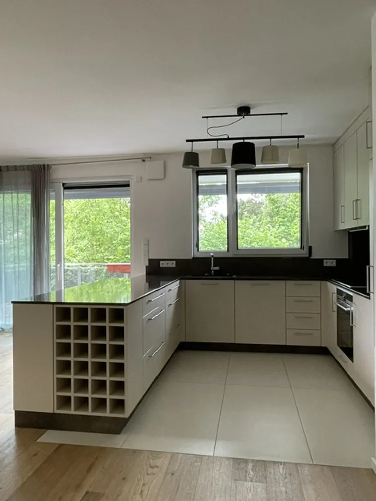 4 Zimmer Wohnung mit 119 m² in Wiesbaden – Bild 4