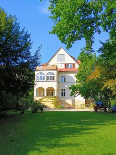 14 Zimmer Wohnung mit 600 m² in Freiburg im Breisgau – Bild 1