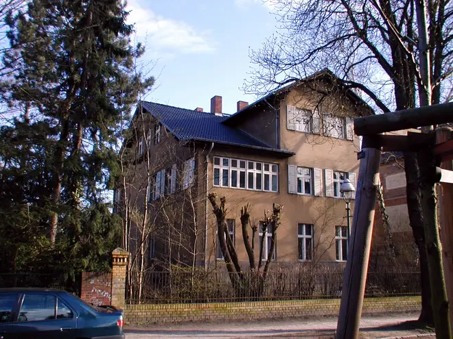 3 Zimmer Wohnung mit 135 m² in Berlin – Bild 1