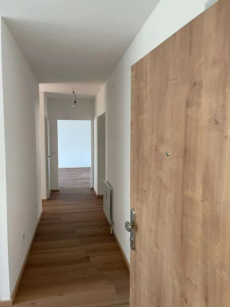 4 Zimmer Wohnung mit 98 m² in Dresden – Bild 1