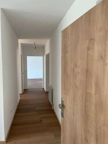 4 Zimmer Wohnung mit 98 m² in Dresden – Bild 1
