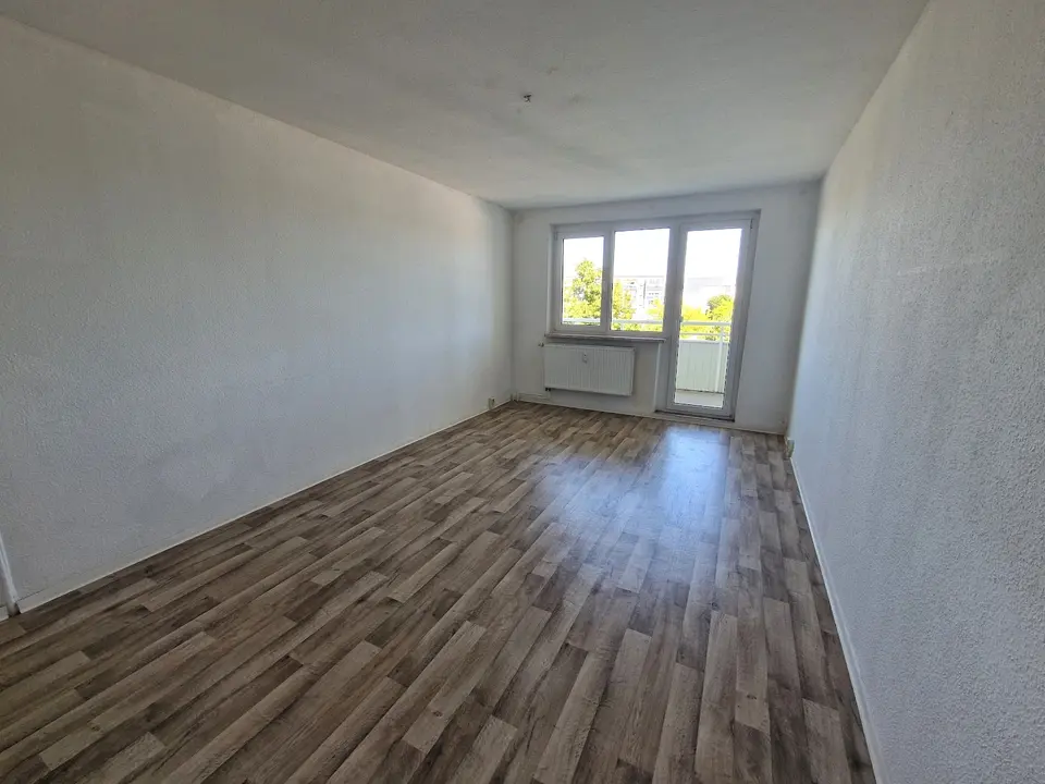 4 Zimmer Wohnung mit 73 m² in Neubrandenburg – Bild 1
