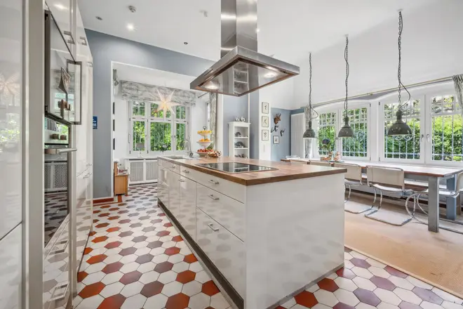 14 Zimmer Haus mit 705 m² in Berlin – Bild 8