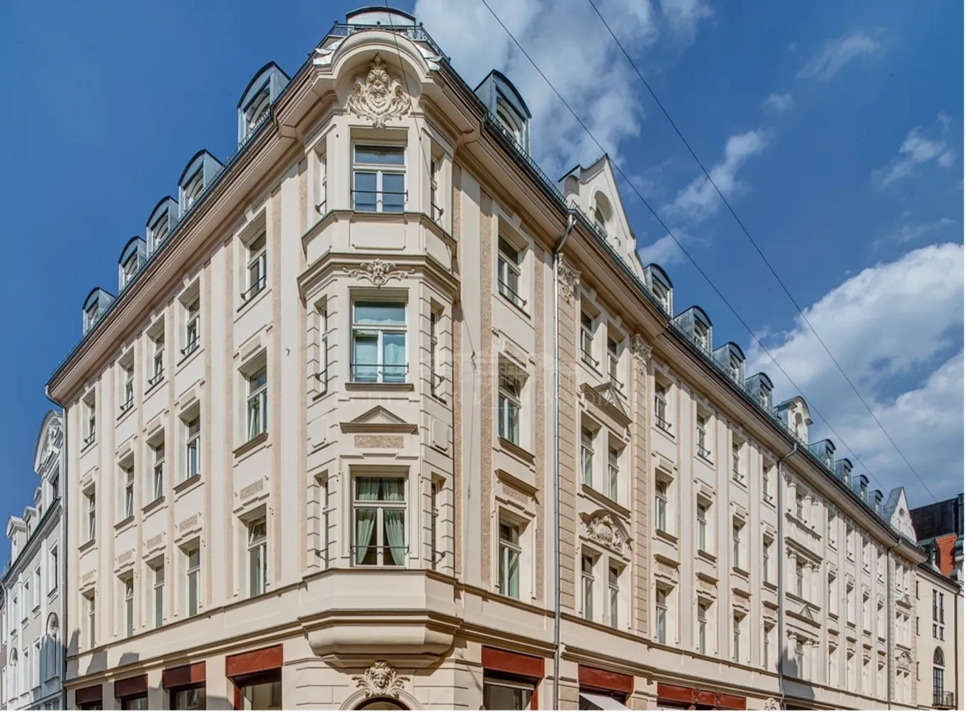 5 Zimmer Wohnung mit 239 m² in München – Bild 1
