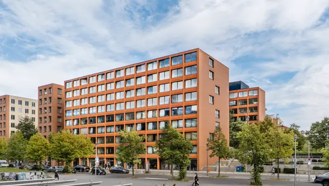 5 Zimmer Wohnung mit 216 m² in Berlin – Bild 2