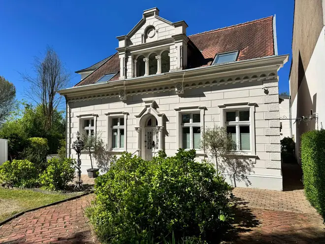 8 Zimmer Haus mit 300 m² in Düsseldorf – Bild 3