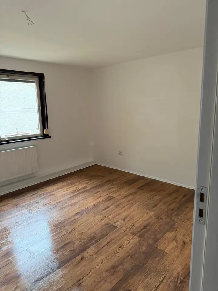 6 Zimmer Wohnung mit 150 m² in Sangerhausen – Bild 2
