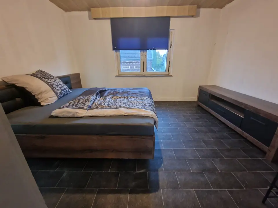 WG-Zimmer mit 150 m² in Monheim am Rhein – Bild 2