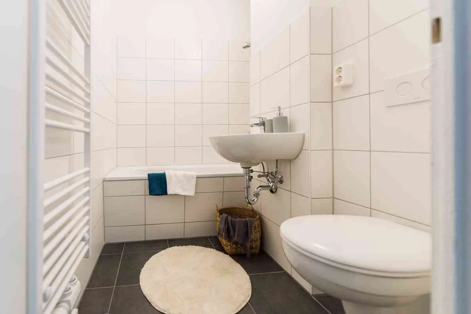 2 Zimmer Wohnung mit 44 m² in Dresden – Bild 2