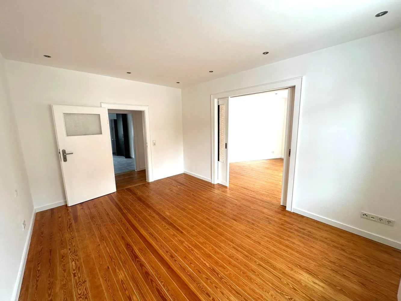 4 Zimmer Wohnung mit 130 m² in Homburg – Bild 2