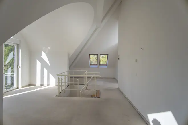 5 Zimmer Wohnung mit 147 m² in Dresden – Bild 2