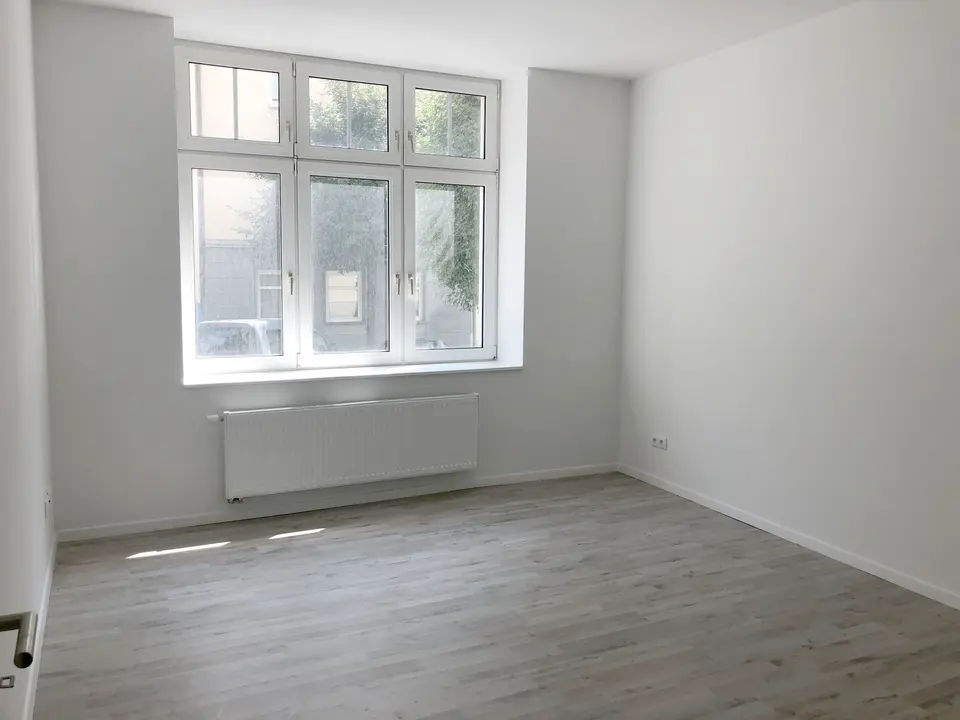 6 Zimmer Wohnung mit 119 m² in Zwickau – Bild 1