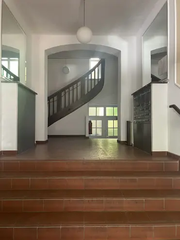 7 Zimmer Wohnung mit 196 m² in München – Bild 2