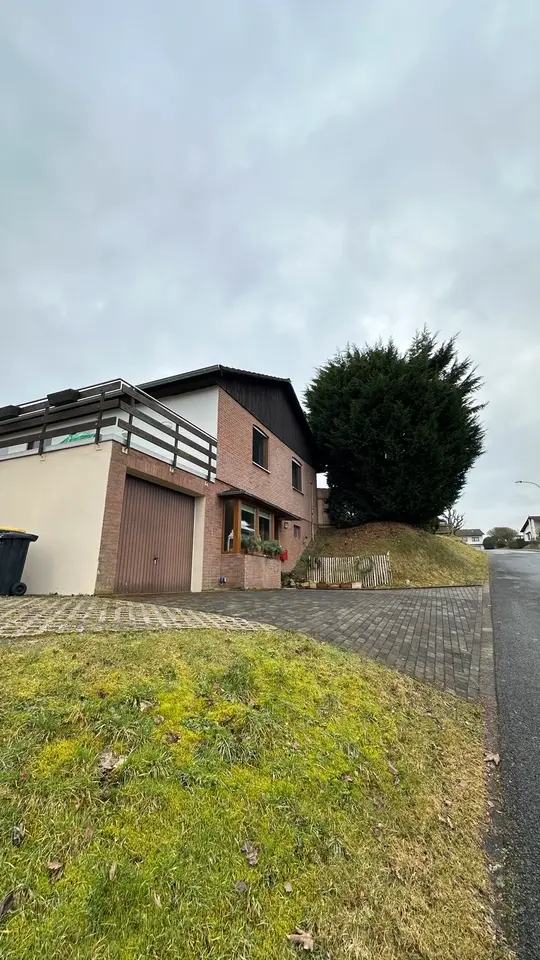 4 Zimmer Haus mit 120 m² in Bornheim – Bild 1