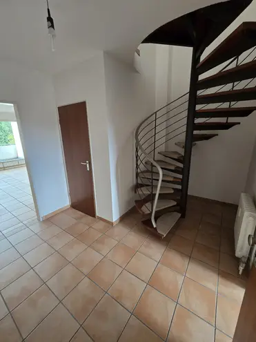 4 Zimmer Wohnung mit 99 m² in Krefeld – Bild 2