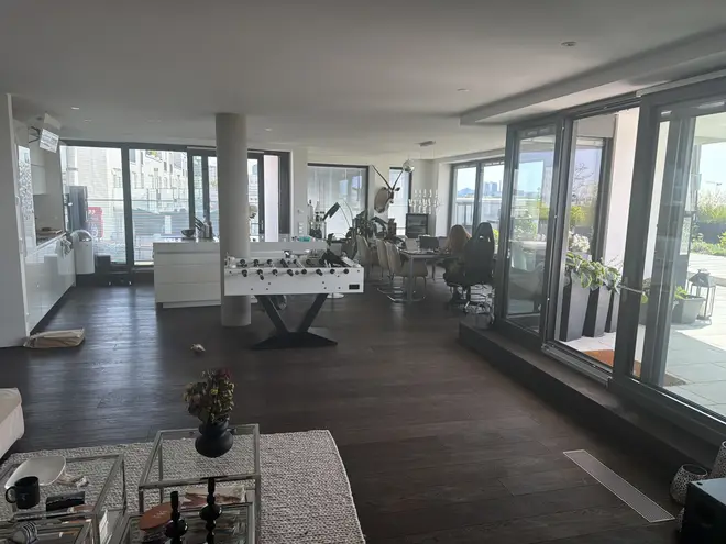 2 Zimmer Wohnung mit 150 m² in Frankfurt am Main – Bild 1