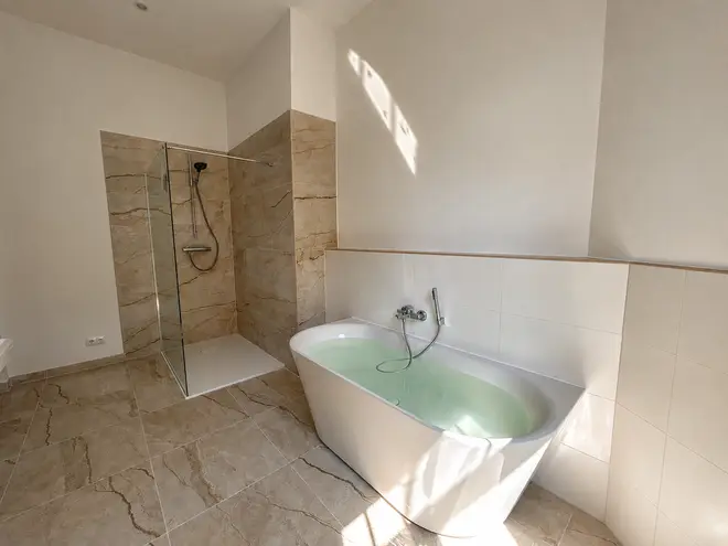 4 Zimmer Wohnung mit 143 m² in Magdeburg – Bild 1