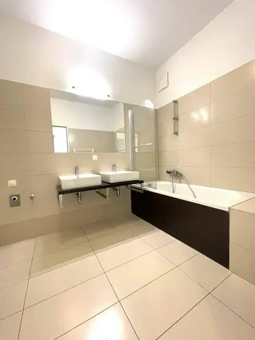 2 Zimmer Wohnung mit 91 m² in Frankfurt am Main – Bild 3