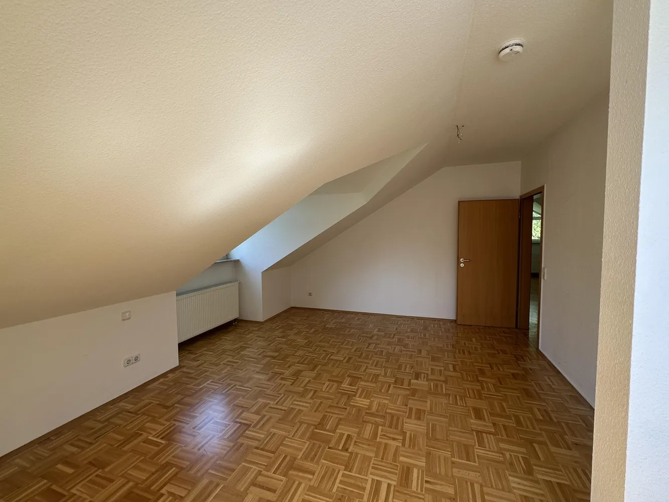 4 Zimmer Wohnung mit 106 m² in Kassel – Bild 4