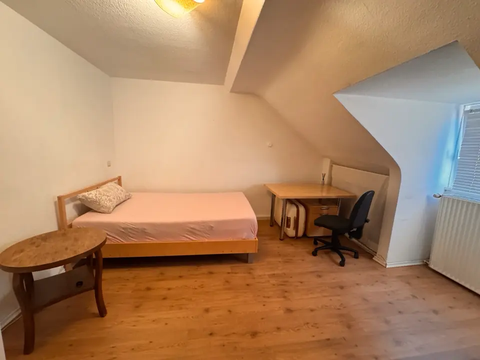 WG-Zimmer mit 15 m² in Stuttgart – Bild 1