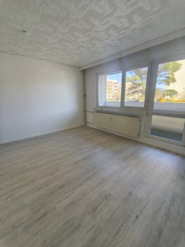 3 Zimmer Wohnung mit 61 m² in Neubrandenburg – Bild 1