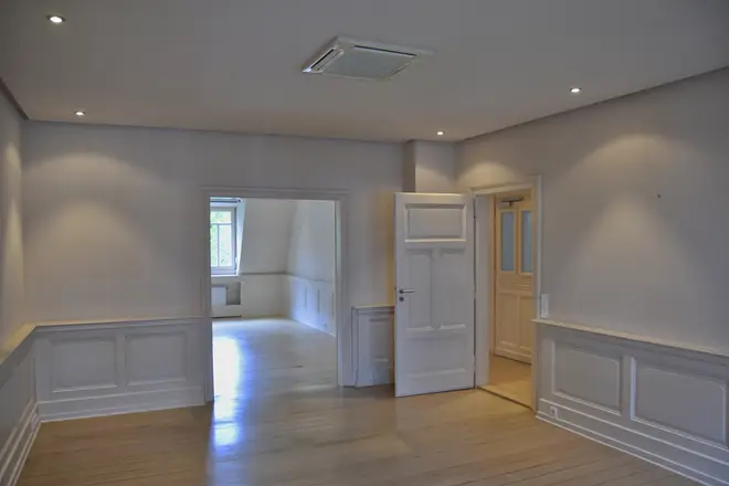 4 Zimmer Wohnung mit 120 m² in Frankfurt am Main – Bild 2