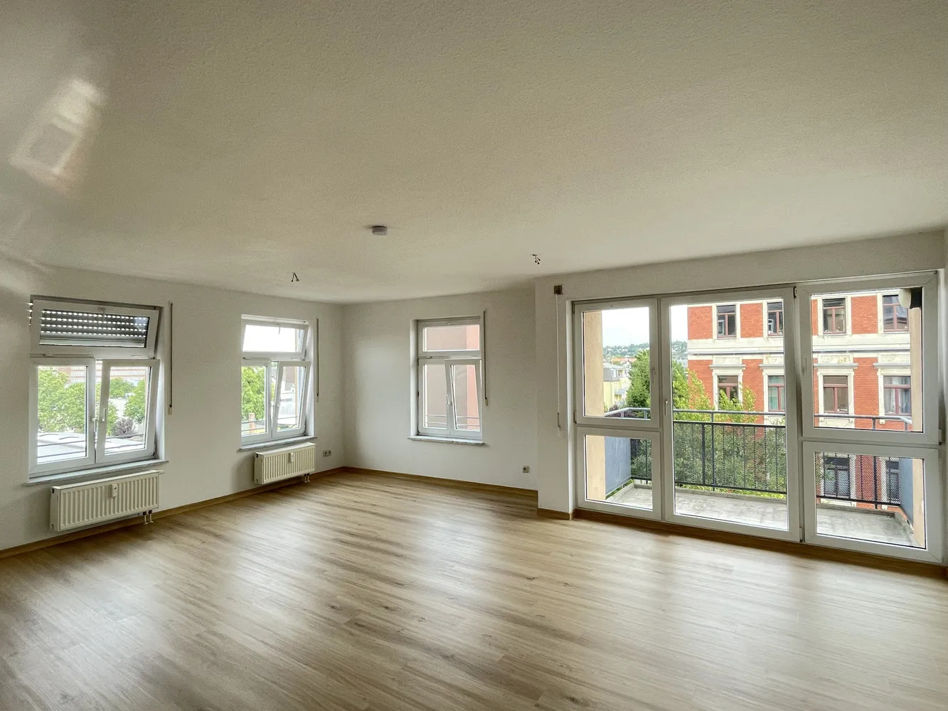 2 Zimmer Wohnung mit 67 m² in Dresden – Bild 2