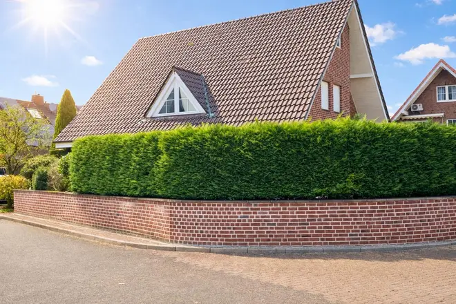 8 Zimmer Haus mit 175 m² in Neuss – Bild 1