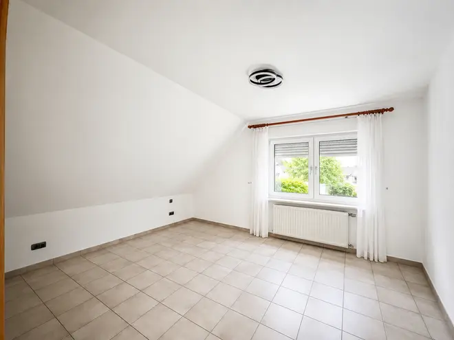 8 Zimmer Haus mit 175 m² in Neuss – Bild 11