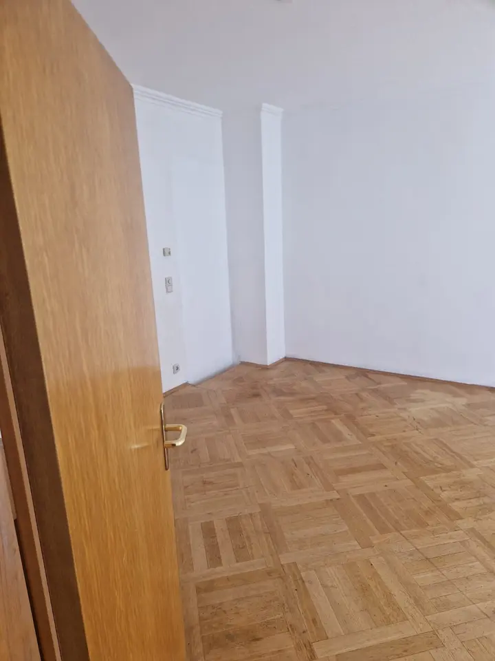 5 Zimmer Wohnung mit 130 m² in Bornheim – Bild 8
