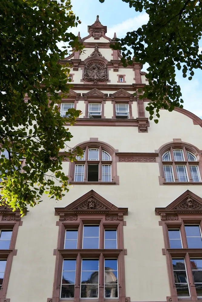 3 Zimmer Wohnung mit 109 m² in Wiesbaden – Bild 1