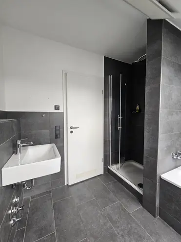3 Zimmer Wohnung mit 93 m² in München – Bild 2