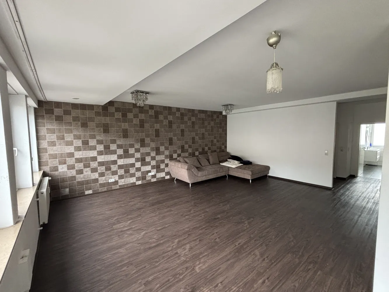 4 Zimmer Wohnung mit 133 m² in Saarbrücken – Bild 3