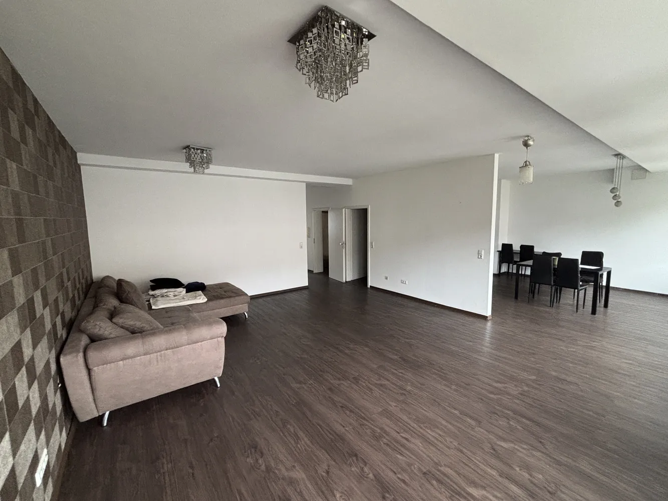 4 Zimmer Wohnung mit 133 m² in Saarbrücken – Bild 4