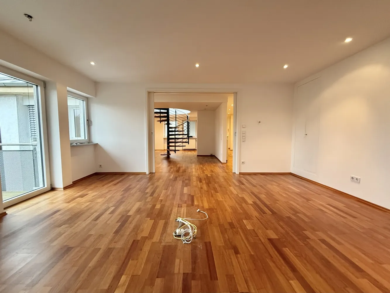 5 Zimmer Wohnung mit 244 m² in Karlsruhe – Bild 8