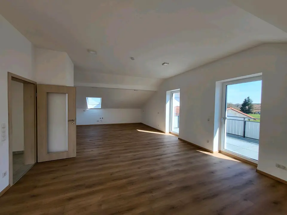 4 Zimmer Wohnung mit 135 m² in Landshut – Bild 1