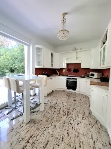 6 Zimmer Haus mit 194 m² in Berlin – Bild 4
