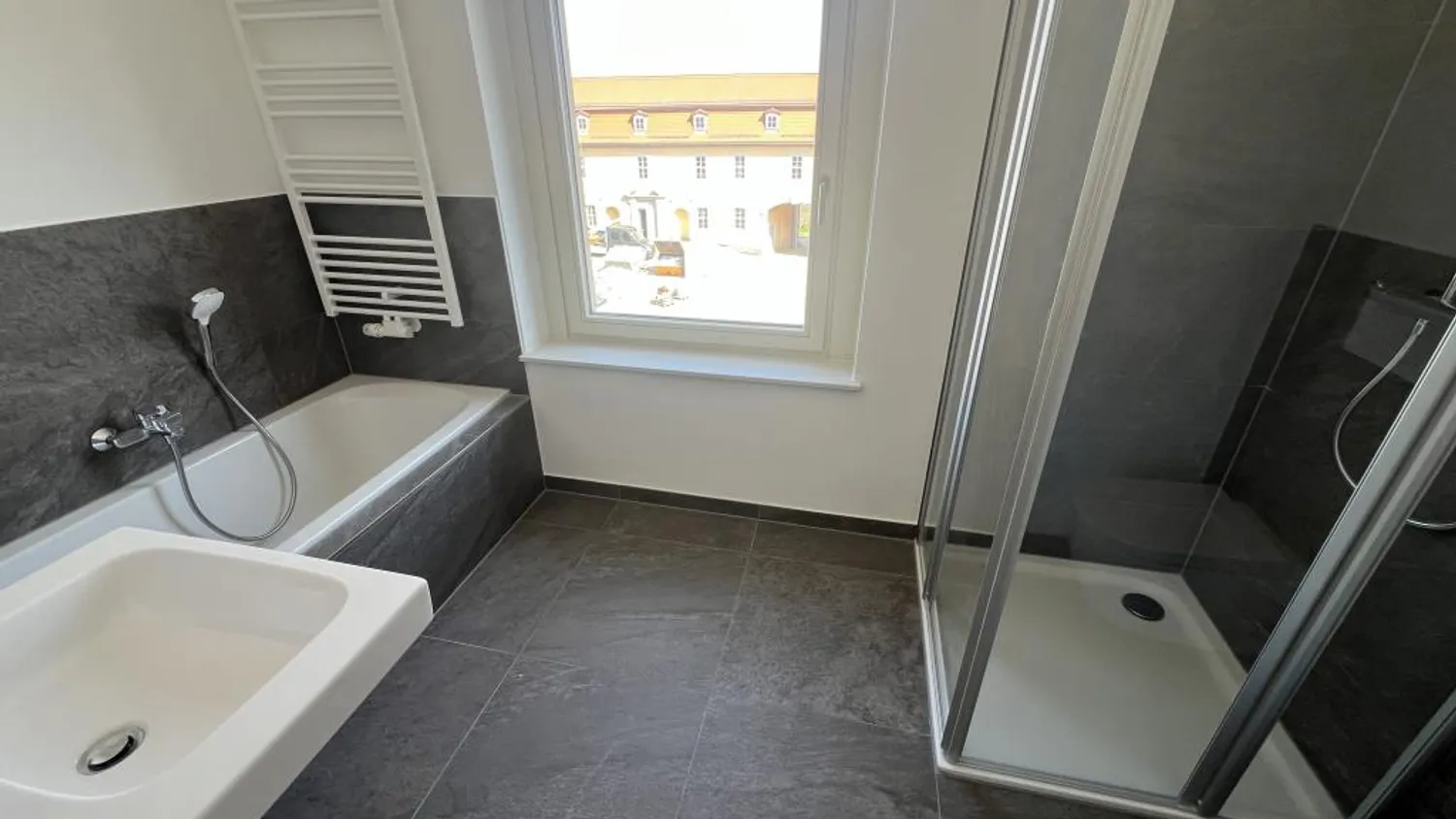 3 Zimmer Wohnung mit 101 m² in Gera – Bild 1