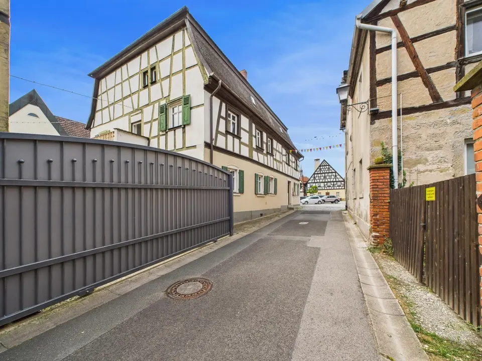 9 Zimmer Haus mit 280 m² in Bamberg – Bild 2