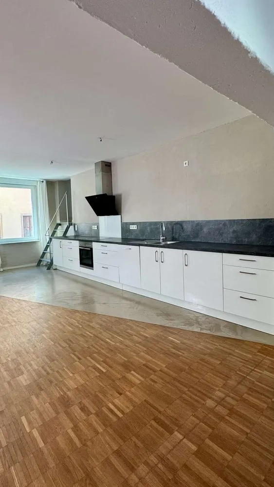 2 Zimmer Wohnung mit 130 m² in Würzburg – Bild 2