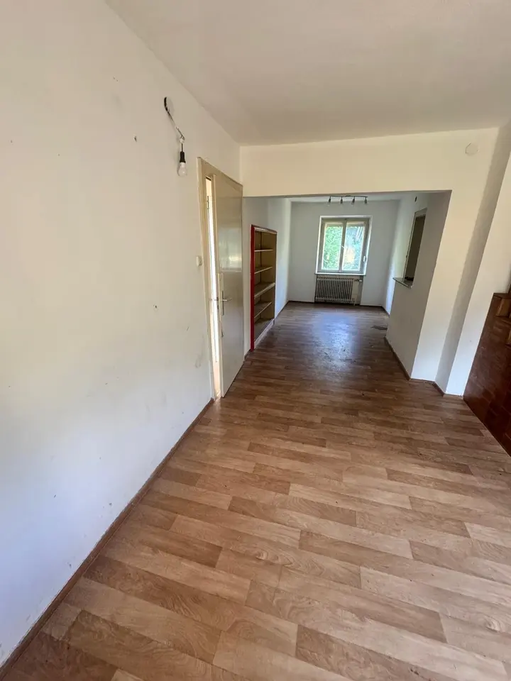 7 Zimmer Haus mit 142 m² in Augsburg – Bild 2