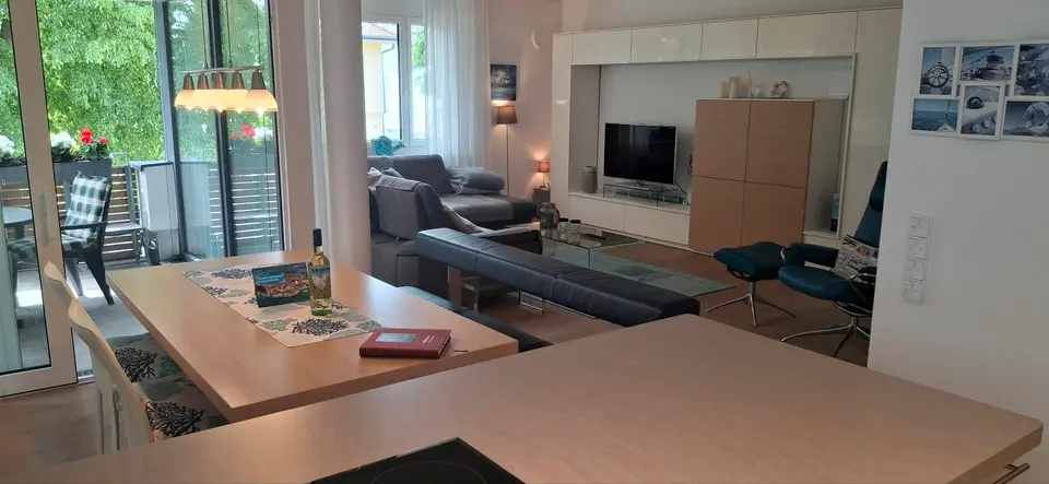 WG-Zimmer mit 101 m² in Friedrichshafen – Bild 1