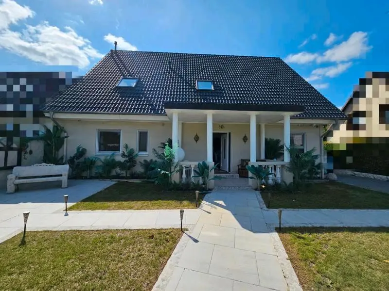 6 Zimmer Haus mit 226 m² in Norderstedt – Bild 2