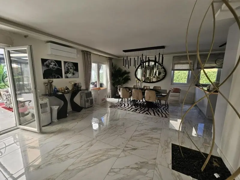 6 Zimmer Haus mit 226 m² in Norderstedt – Bild 6