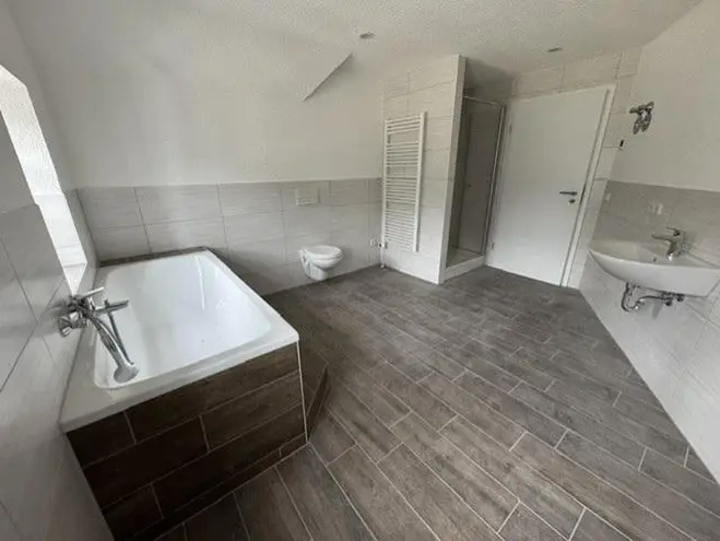 5 Zimmer Wohnung mit 140 m² in Chemnitz – Bild 4